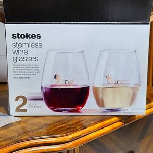 Wine glasses stemless